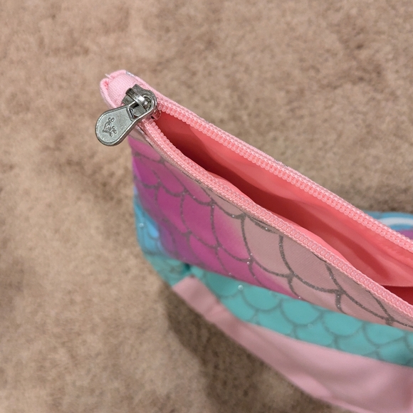 Justice Tote Bag - Picture 6 of 6